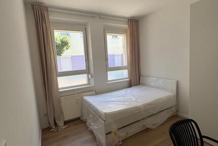 ✨Letztes Zimmer in 4er WG verfügbar – mit Terrasse & Garten
