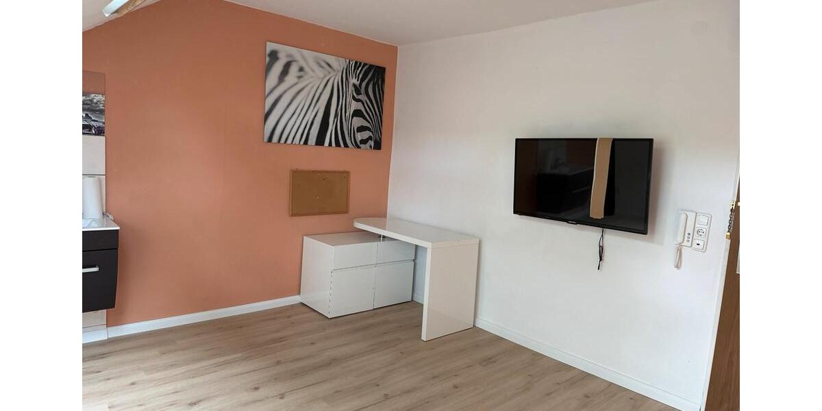 Dachgeschoßwohnung Kassel Südstadt - 1 Zimmer, 12 m&sup2;, 250&euro; | Angebot:26696977