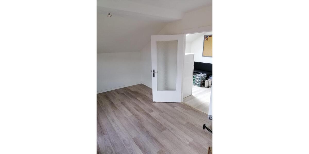 Dachgeschoßwohnung Osterrönfeld - 3 Zimmer, 79 m&sup2;, 600&euro; | Angebot:26415355