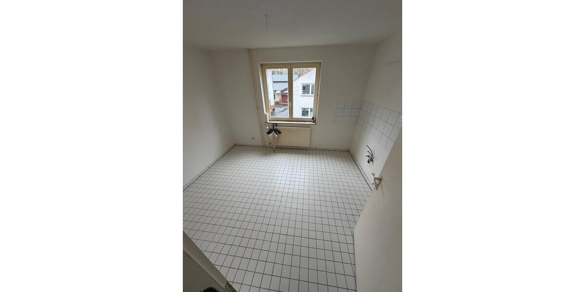 Etagenwohnung Kassel Fasanenhof - 3 Zimmer, 79 m&sup2;, 950&euro; | Angebot:25943870