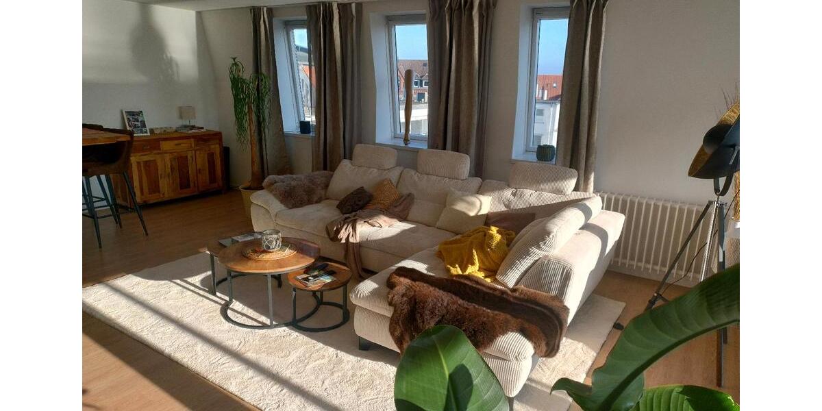 Dachgeschoßwohnung Hannover - 2 Zimmer, 71 m&sup2;, 1.200&euro; | Angebot:25256934