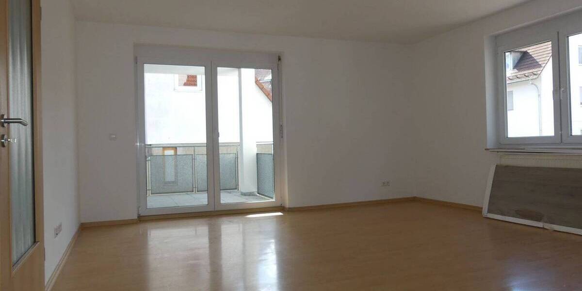 Etagenwohnung Mengen - 4 Zimmer, 100 m&sup2;, 850&euro; | Angebot:26797004