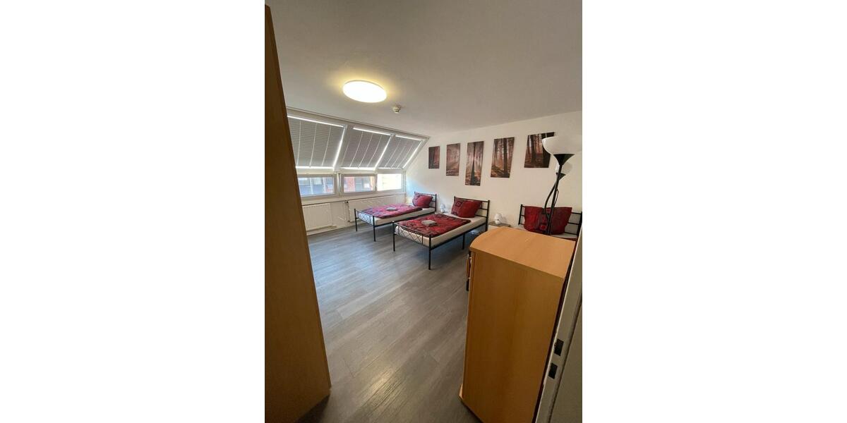 Wohnen auf Zeit Lingen (Ems) Damaschke - 5 Zimmer, 200 m&sup2;, 20&euro; | Angebot:16832197