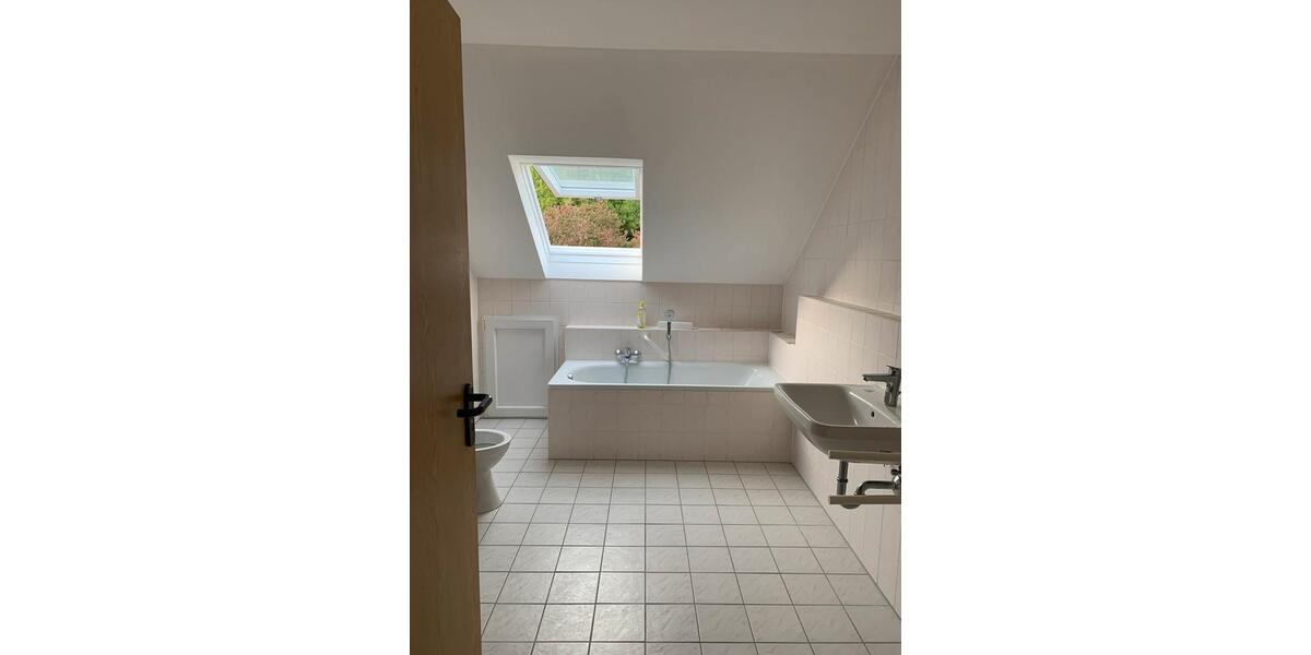 Dachgeschoßwohnung Niederstetten - 2 Zimmer, 68 m&sup2;, 510&euro; | Angebot:26673970
