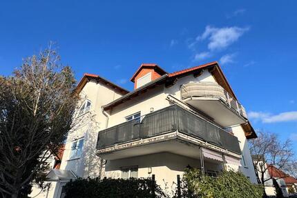 Max. 3 Personen Haushalt: 4 Zimmer-Wohnung mit Balkon | Garage + Stellplatz | direkt in Schaafheim 4 zimmer