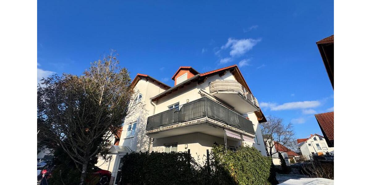 Max. 3 Personen Haushalt: 4 Zimmer-Wohnung mit Balkon | Garage + Stellplatz | direkt in Schaafheim 4 zimmer