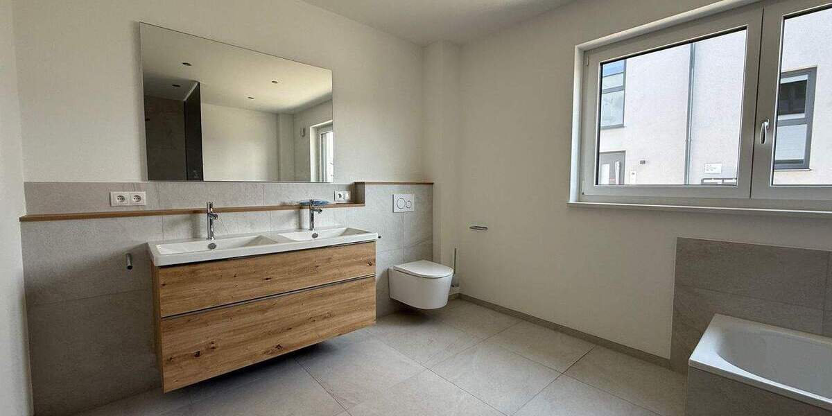 Etagenwohnung Tüßling - 3 Zimmer, 99 m&sup2;, 1.275&euro; | Angebot:25845681