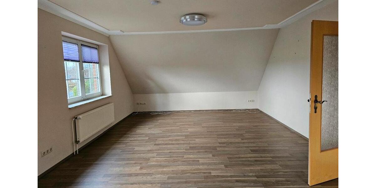 Dachgeschoßwohnung Gnarrenburg - 3 Zimmer, 93 m&sup2;, 650&euro; | Angebot:23837561