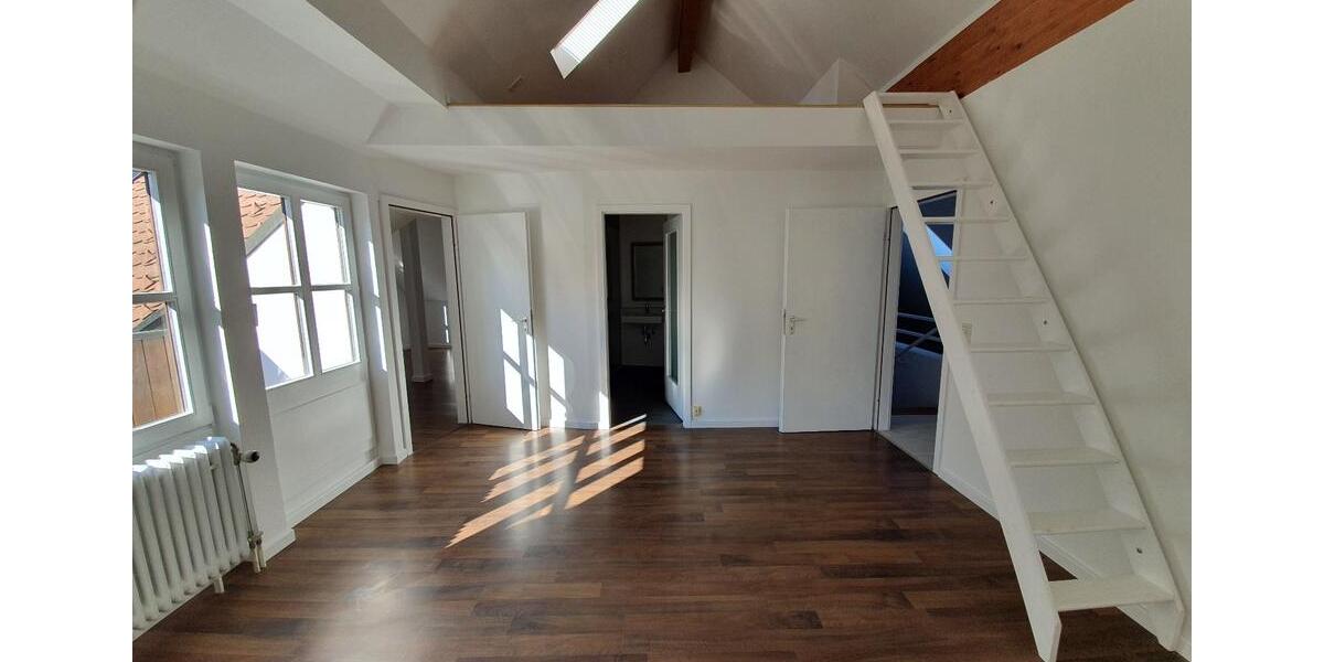 Maisonettenwohnung Waldshut-Tiengen Tiengen - 4.5 Zimmer, 122 m&sup2;, 1.200&euro; | Angebot:25102715