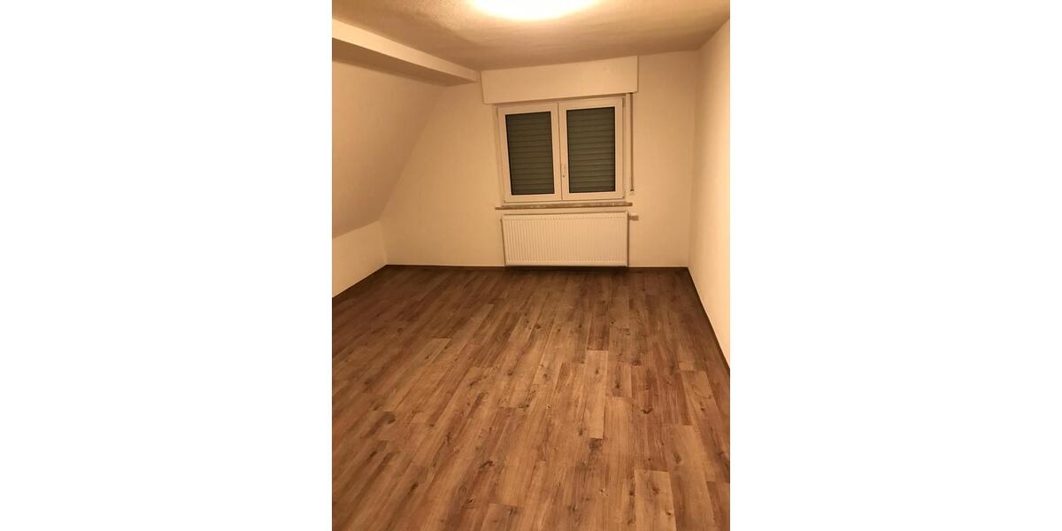 Etagenwohnung Holzgerlingen - 10 Zimmer, 240 m&sup2;, 3.800&euro; | Angebot:26625630