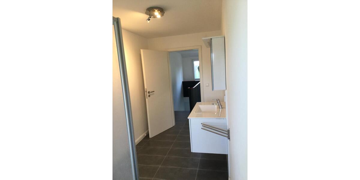 Dachgeschoßwohnung Oldendorf - 3 Zimmer, 90 m&sup2;, 810&euro; | Angebot:25944740
