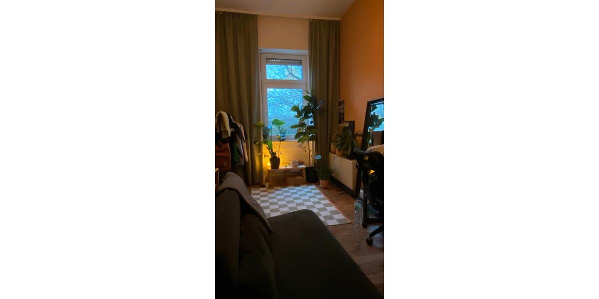 Anfragestopp: Zimmer in 3er WG 1 zimmer