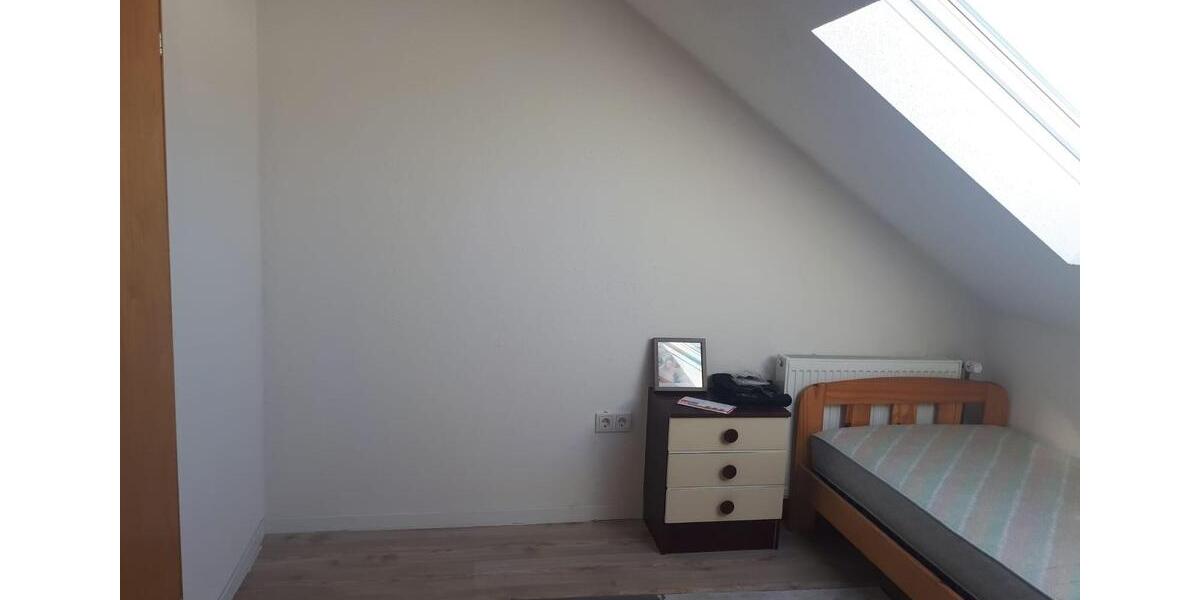 Dachgeschoßwohnung Schmelz - 4 Zimmer, 86 m&sup2;, 1.000&euro; | Angebot:25986605