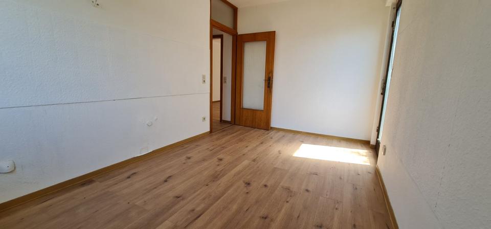 Wohnen auf Zeit Niedernhausen - 6 Zimmer, 160 m&sup2;, 12&euro; | Angebot:24752470