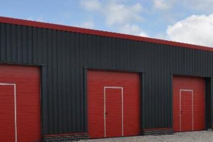 NEUBAU: Lagerhallen, Büros und Kleinlager zimmer