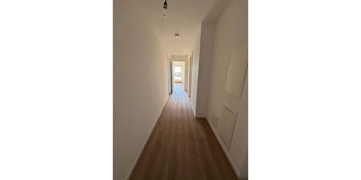 Etagenwohnung Schönefeld - 3 Zimmer, 90 m&sup2;, 1.360&euro; | Angebot:25665029