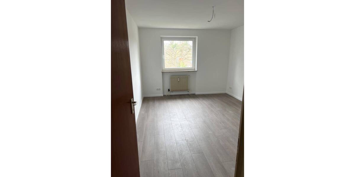 Etagenwohnung Spardorf - 4 Zimmer, 92 m&sup2;, 1.390&euro; | Angebot:26188535