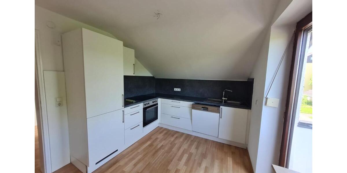Dachgeschoßwohnung Bad Neustadt an der Saale - 3 Zimmer, 82 m&sup2;, 620&euro; | Angebot:26619013