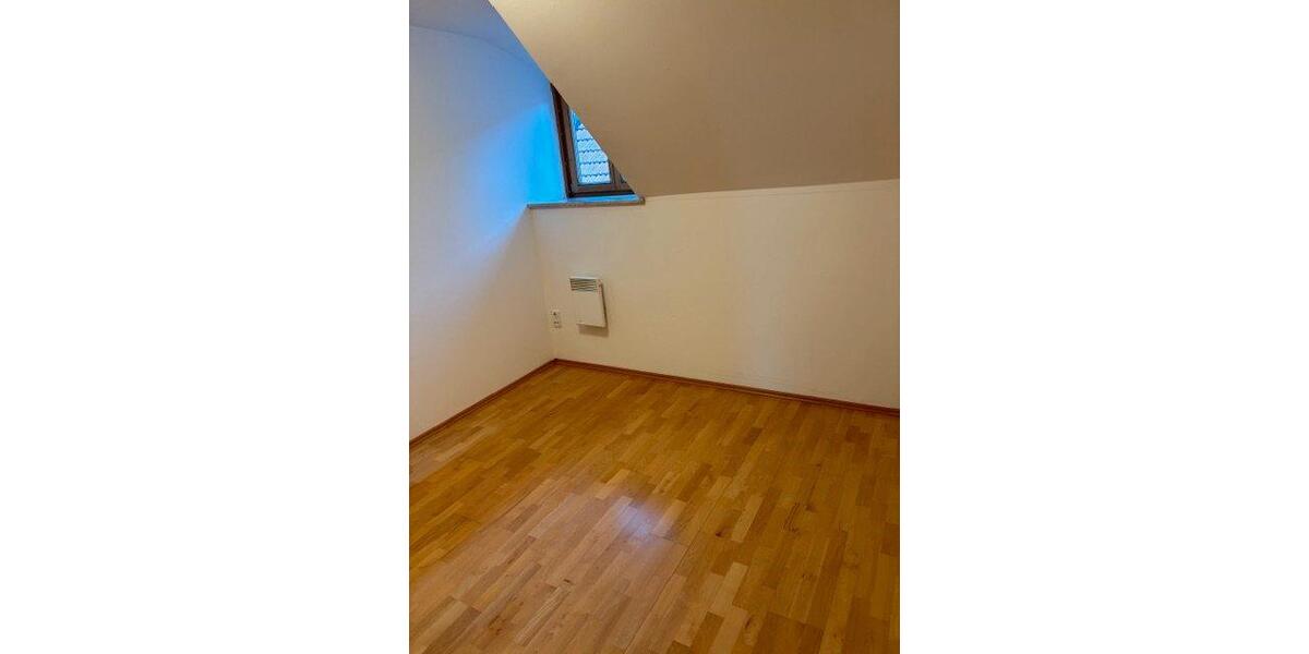 Dachgeschoßwohnung Oberammergau - 5 Zimmer, 90 m&sup2;, 1.100&euro; | Angebot:26310247