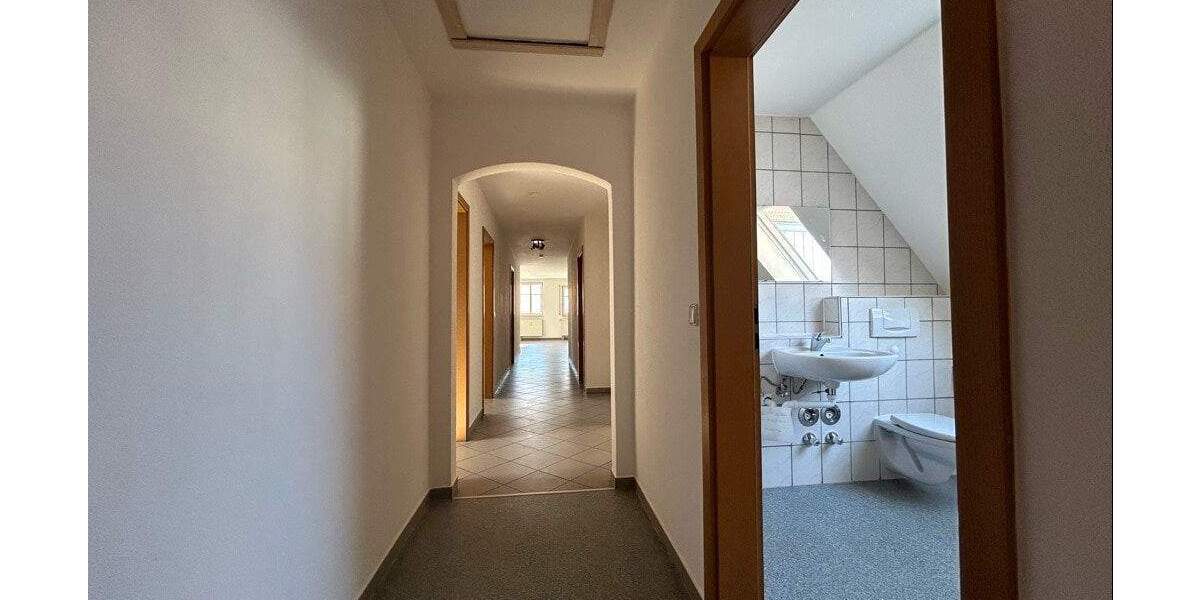 Etagenwohnung Herrieden - 4 Zimmer, 106 m&sup2;, 850&euro; | Angebot:25862337