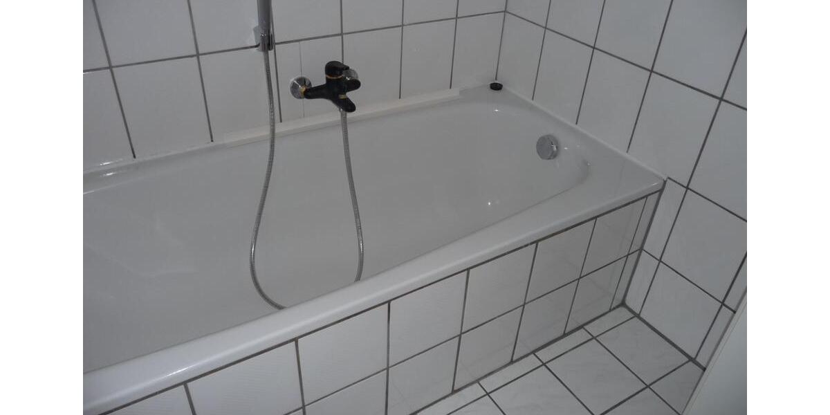 Tolle 3-Zimmer-DG-Wohnung,:Tel.: 0171 8310089 3 zimmer