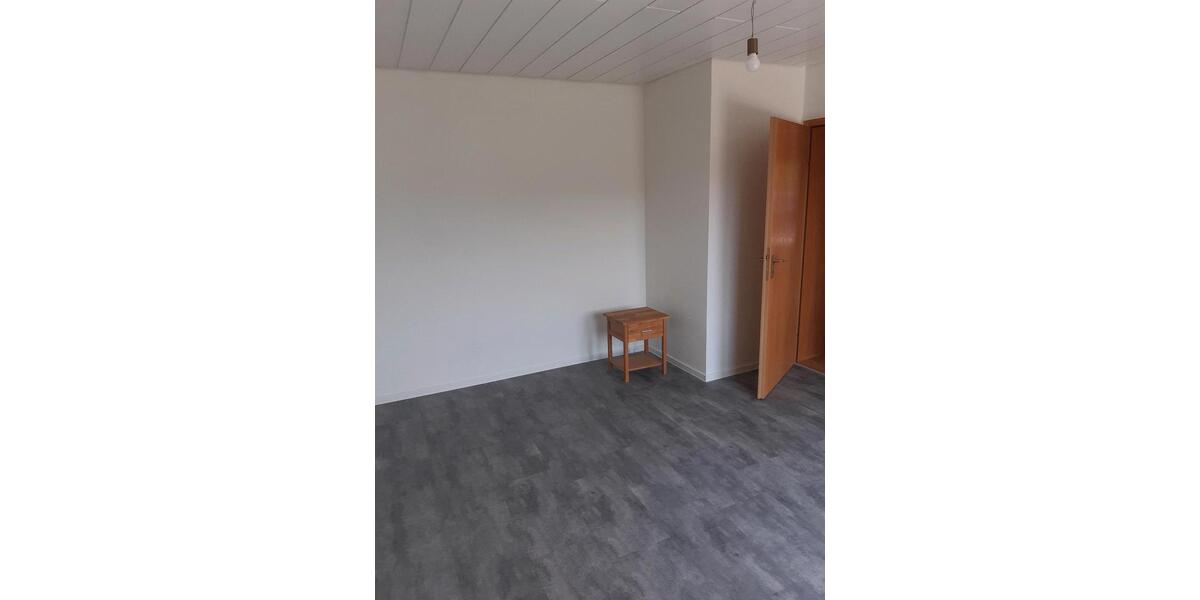 Erdgeschoßwohnung Meßstetten - 3 Zimmer, 87 m&sup2;, 700&euro; | Angebot:24744031
