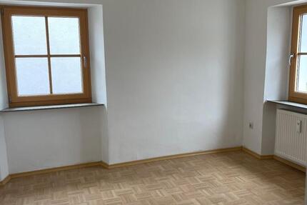 1 ZKB, neu renoviert, ca. 30 m2, Nähe DEZ