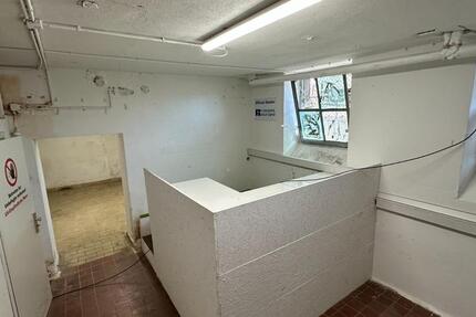 Kellerraum Keller Lager Büro Abstellraum (45 m²) WC Wasser zimmer