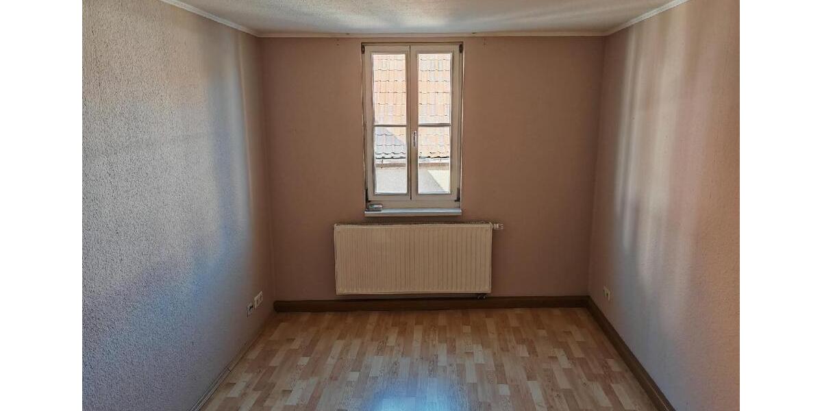 Etagenwohnung Eisleben (Lutherstadt) - 4 Zimmer, 66 m&sup2;, 390&euro; | Angebot:24866478
