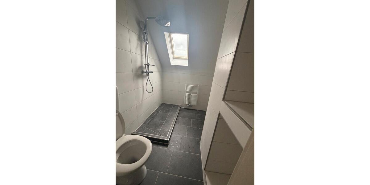 Dachgeschoßwohnung Düsseldorf Düsseltal - 2 Zimmer, 40 m&sup2;, 920&euro; | Angebot:26586344