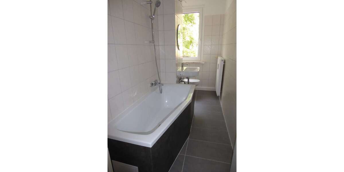 Etagenwohnung Bernburg (Saale) Strenzfeld - 3 Zimmer, 58 m&sup2;, 329&euro; | Angebot:25302036