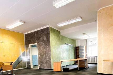 Modernes Ladenlokal mit großer Fensterfront in beliebter Lage 3 zimmer