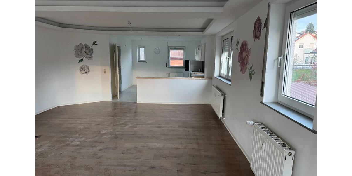 Etagenwohnung Schmelz - 3 Zimmer, 120 m&sup2;, 900&euro; | Angebot:26221113