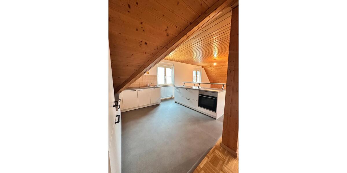 Dachgeschoßwohnung Tuttlingen - 2 Zimmer, 68 m&sup2;, 760&euro; | Angebot:26415274
