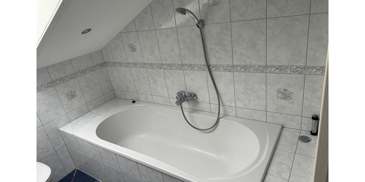 Dachgeschoßwohnung Lunden - 3 Zimmer, 67 m&sup2;, 580&euro; | Angebot:24382529