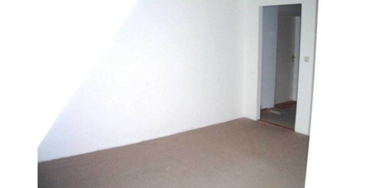 Dachgeschoßwohnung Lübz - 3 Zimmer, 58 m&sup2;, 400&euro; | Angebot:25479774