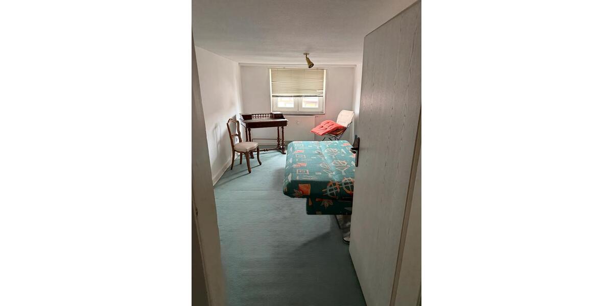 Etagenwohnung Neukirchen - 3 Zimmer, 230 m&sup2;, 800&euro; | Angebot:26413348