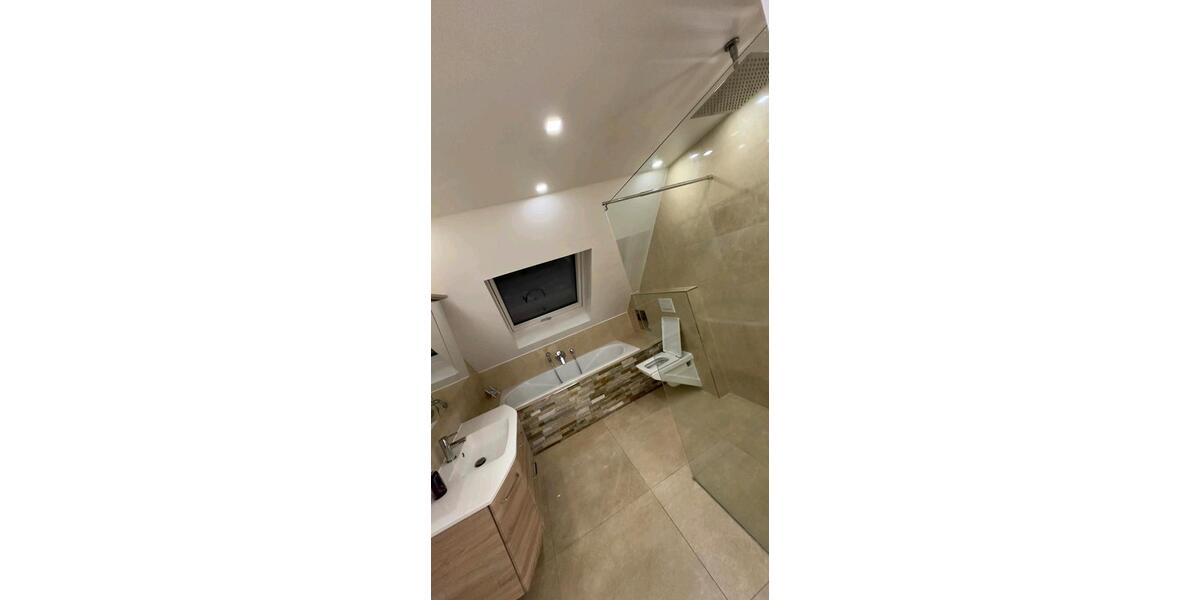 Wohnen auf Zeit Hammersbach - 3 Zimmer, 126 m&sup2;, 30&euro; | Angebot:26031792