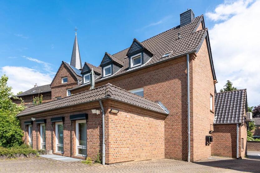 Interessante Gewerbefläche in zentraler Lage von Bedburg-Kirchherten! zimmer