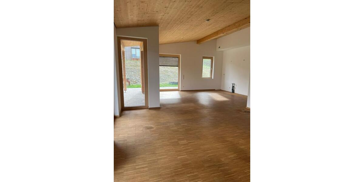 Bungalow Chemnitz Klaffenbach - 5 Zimmer, 150 m&sup2;, 2.050&euro; | Angebot:26677690