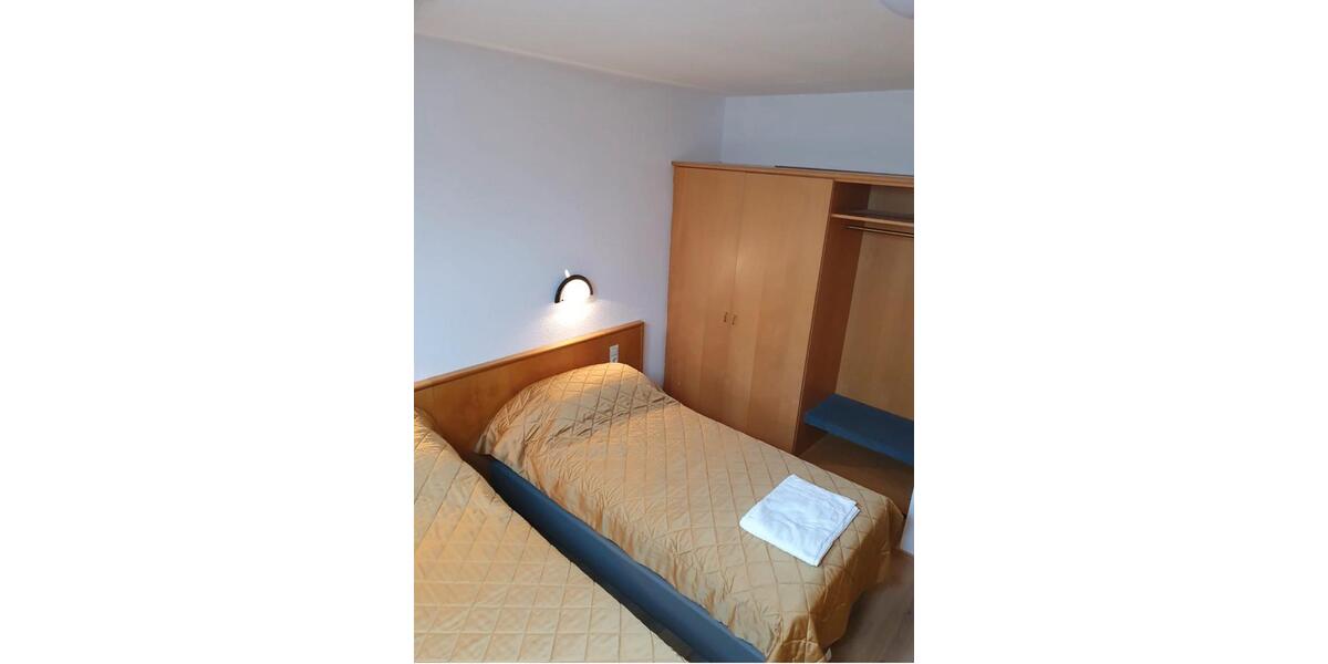 Wohnen auf Zeit Albertshofen - 9 Zimmer, 15 m&sup2;, 18&euro; | Angebot:24505272