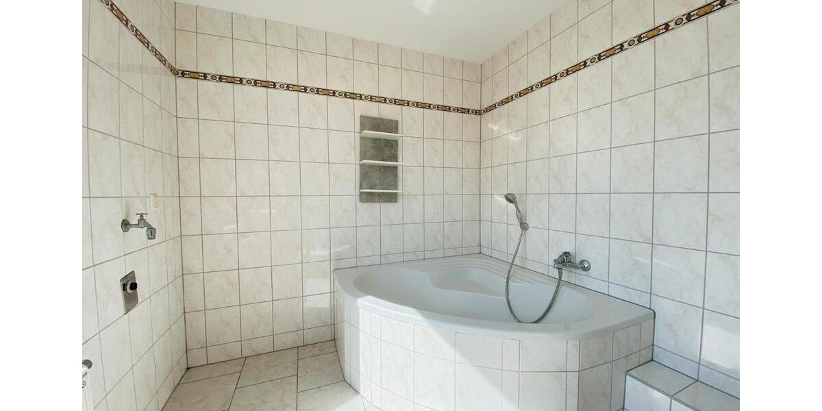 Dachgeschoßwohnung Magdeburg - 3 Zimmer, 86 m&sup2;, 650&euro; | Angebot:23913165