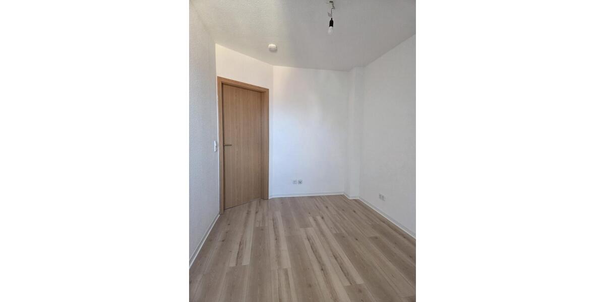 Dachgeschoßwohnung Meißen - 2 Zimmer, 47 m&sup2;, 330&euro; | Angebot:25977814