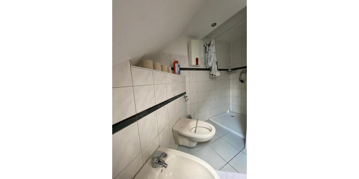 Dachgeschoßwohnung Solingen Mitte - 3 Zimmer, 40 m&sup2;, 470&euro; | Angebot:26539756
