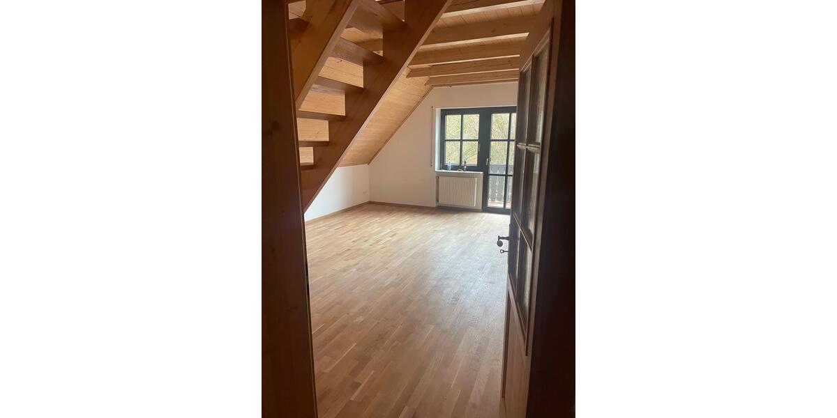 Dachgeschoßwohnung Freising Am Vogelherd - 3 Zimmer, 115 m&sup2;, 1.400&euro; | Angebot:25158115