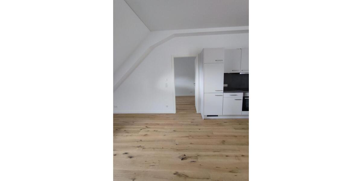 Dachgeschoßwohnung Zossen - 3 Zimmer, 96 m&sup2;, 1.460&euro; | Angebot:26322784