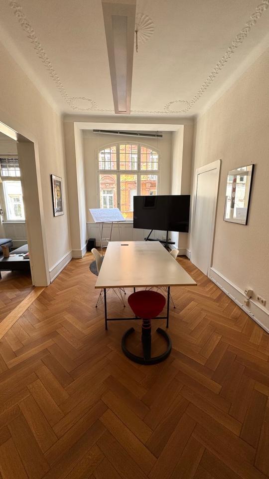 Büro in kleiner Bürogemeinschaft - Altbau - zentrale Lage