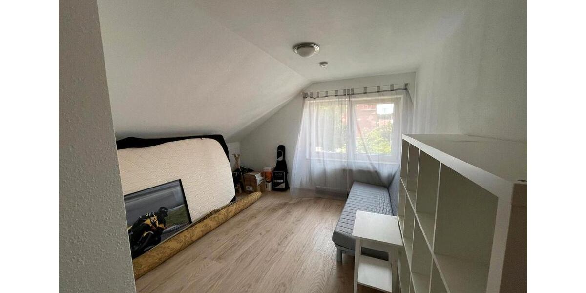 Dachgeschoßwohnung Laichingen - 3.5 Zimmer, 115 m&sup2;, 1.180&euro; | Angebot:26550372