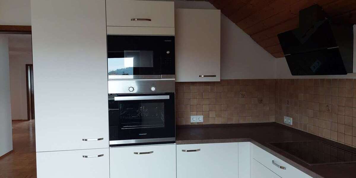 Etagenwohnung Hassmersheim - 4 Zimmer, 109 m&sup2;, 900&euro; | Angebot:26013234