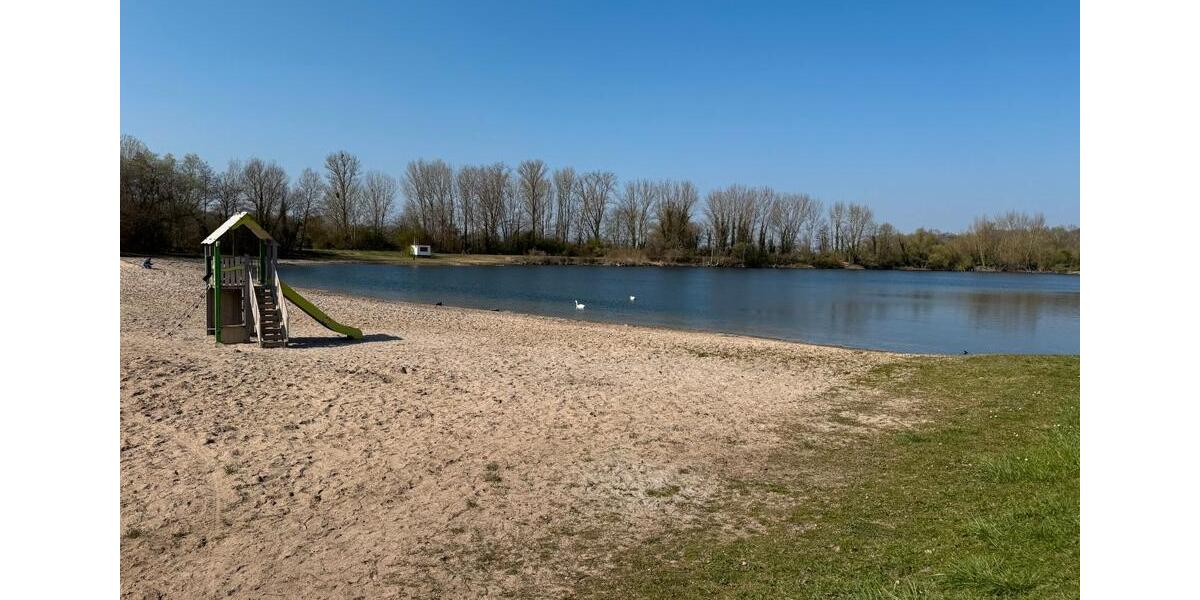 Dachgeschoßwohnung Gernsheim - 4 Zimmer, 86 m&sup2;, 1.040&euro; | Angebot:26272954